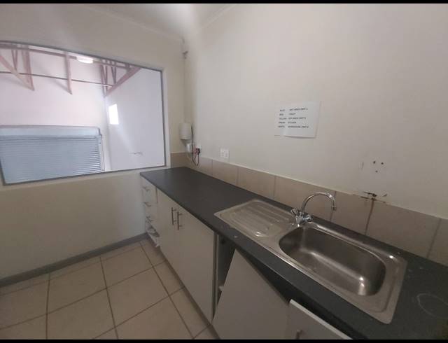 205M² WAREHOUSE RENTED IN WYNBERG